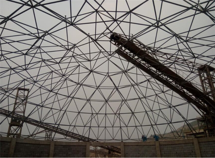 球型钢结构网架的施工过程